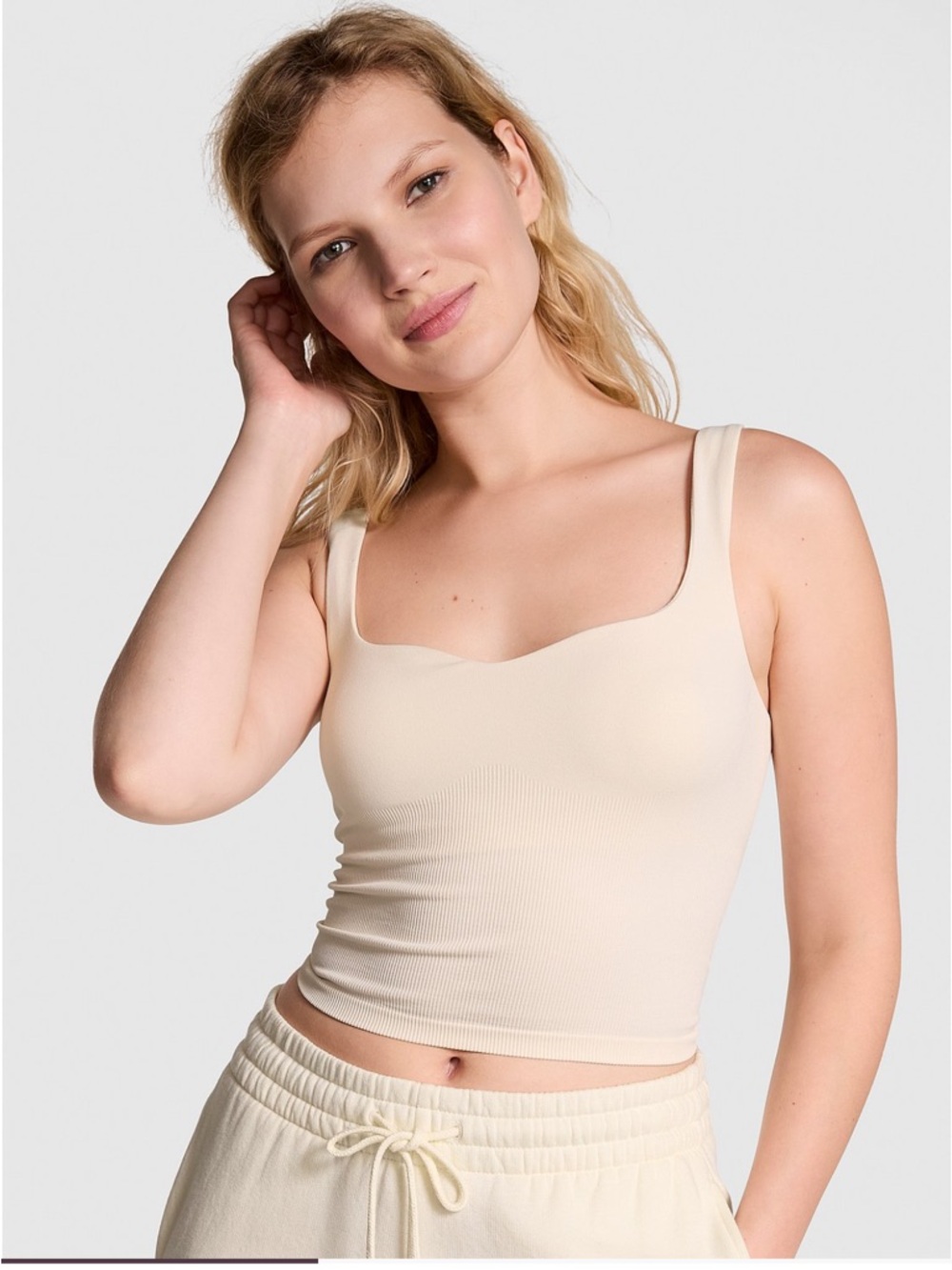 Seamless cream tank